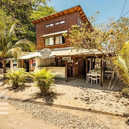 Honali House Bungalow A Block From The Beach Apartment